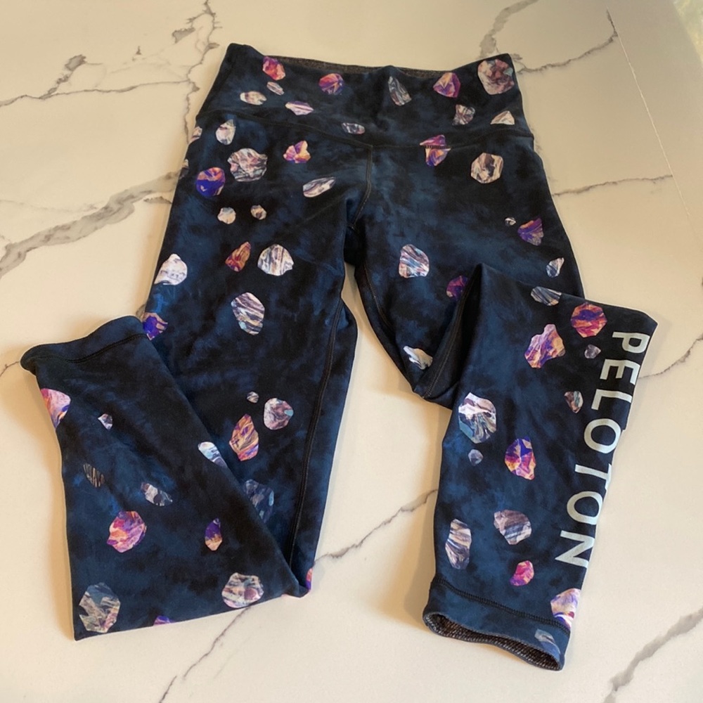 Size medium peloton leggings